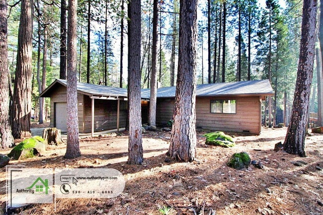 Building Photo - 30522 Sleepy Hollow Dr