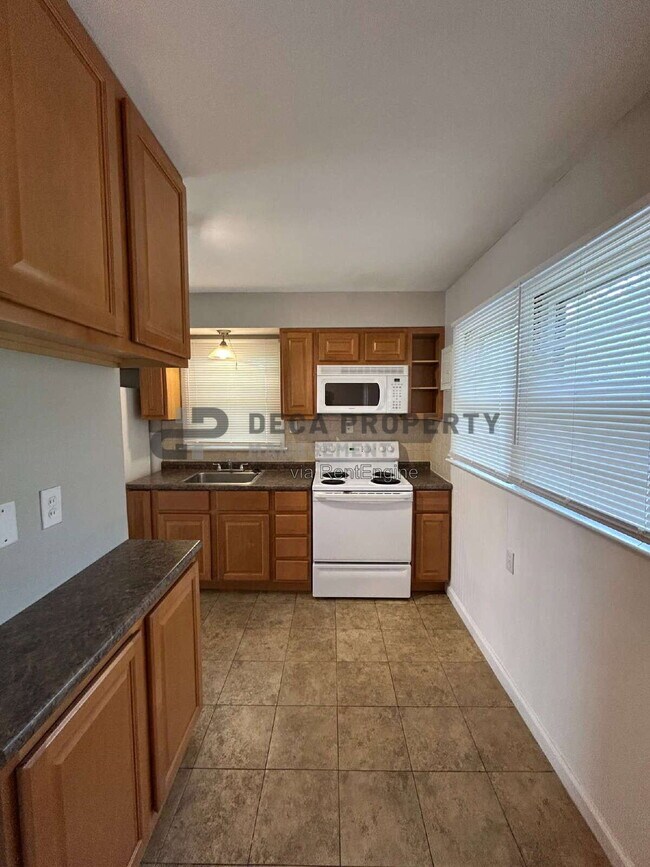 Building Photo - 1175 Gahan Dr