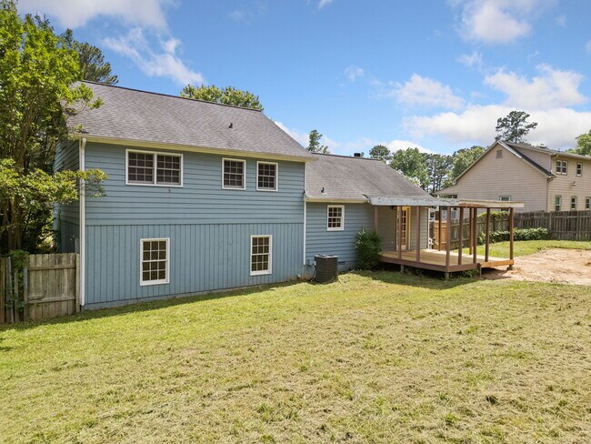 Building Photo - 58 6th Ave