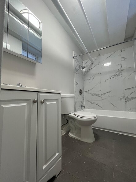 Building Photo - 7320 Kennedy Blvd