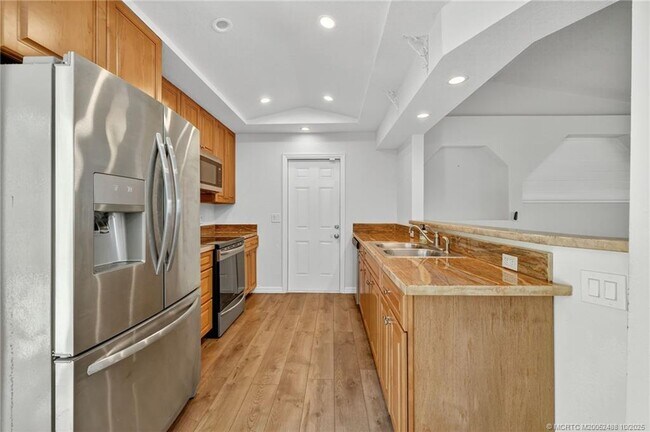 Building Photo - 3171 SW Crumpacker St