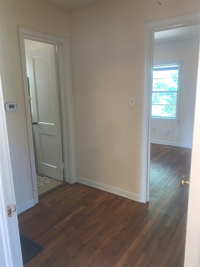 Building Photo - 1607 Jackson Bluff Rd