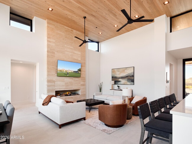 Building Photo - 10931 E Whitehorn Dr