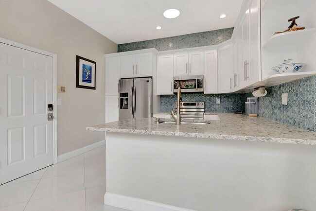 Building Photo - 23164 Via Stel