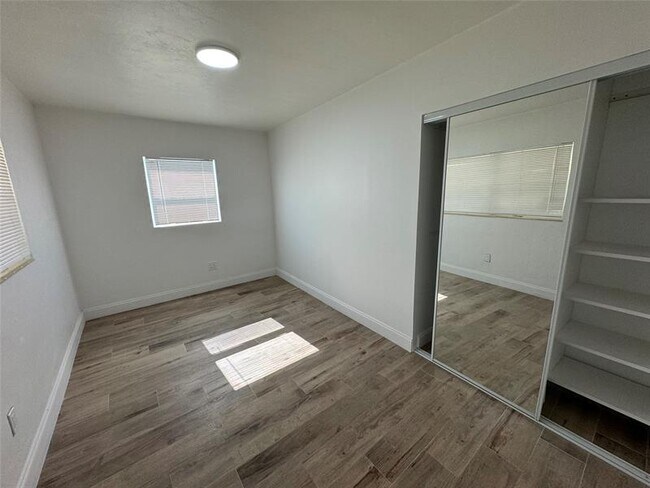Building Photo - 2200 NE 173rd St