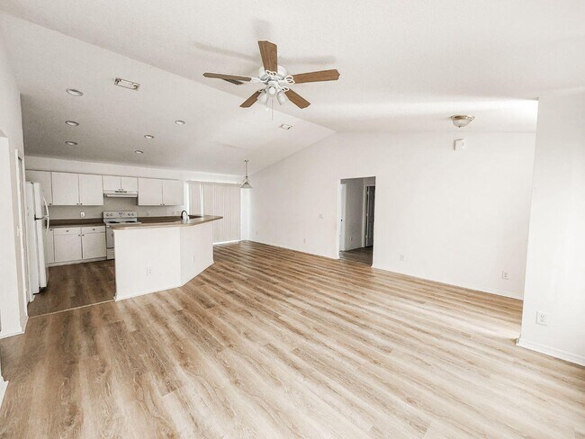 Building Photo - 151 Carmelite Ave NW