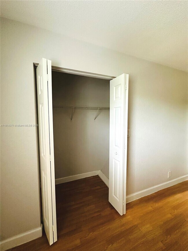 Building Photo - 859 NW 46th Ave