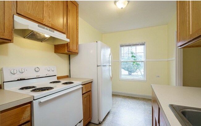 Building Photo - TFSC-B2214