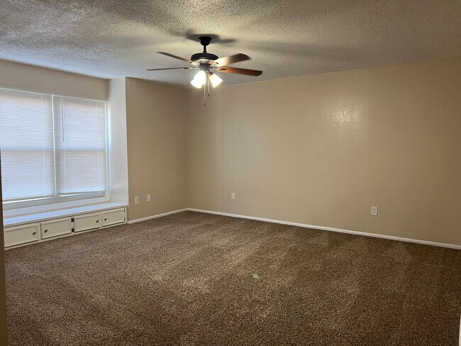 Building Photo - 4406 75th Dr