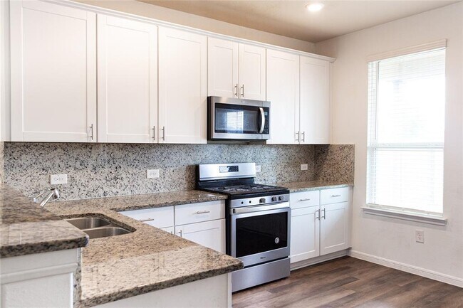 Building Photo - 14511 Sweet Cherry Dr