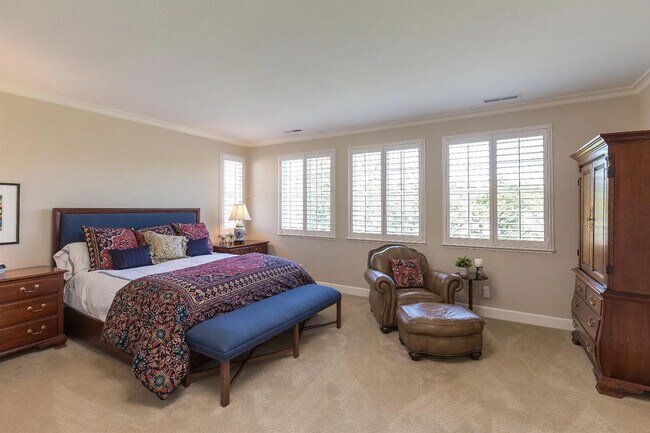 Building Photo - 2490 Muirfield Way