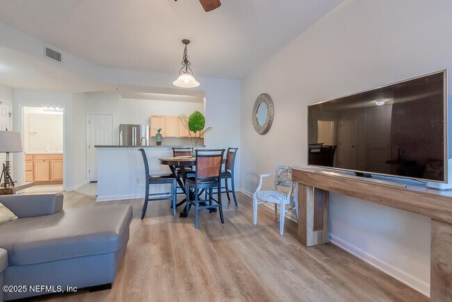 Building Photo - 575 Oakleaf Plantation Pkwy