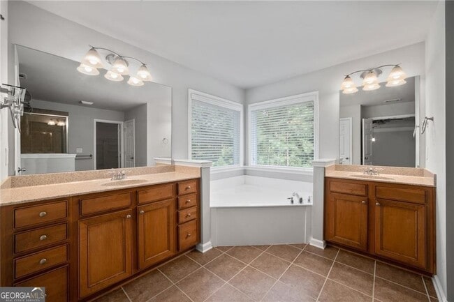 Building Photo - 4825 Shiloh Creek Ct