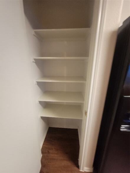 Building Photo - 2410 Lakecrest Village Ct