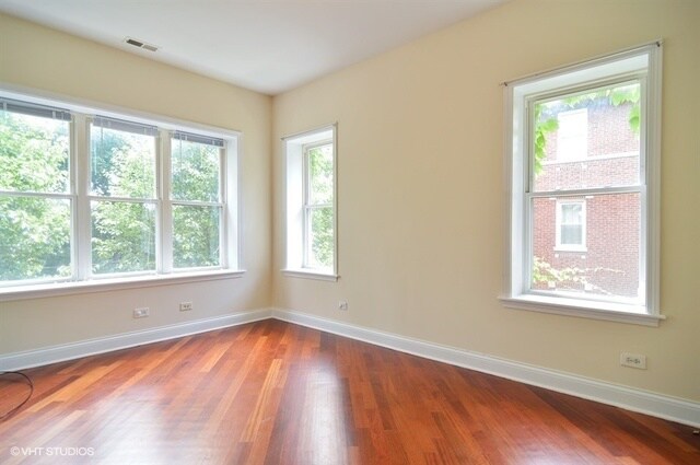 Building Photo - 4654 N St Louis Ave
