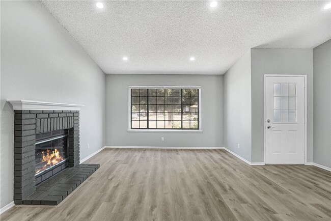 Building Photo - 1721 Viridan Ave