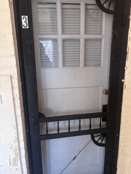 Building Photo - 435 W McKibben St