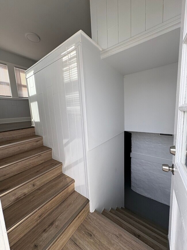 Building Photo - 307 Prairie Ave