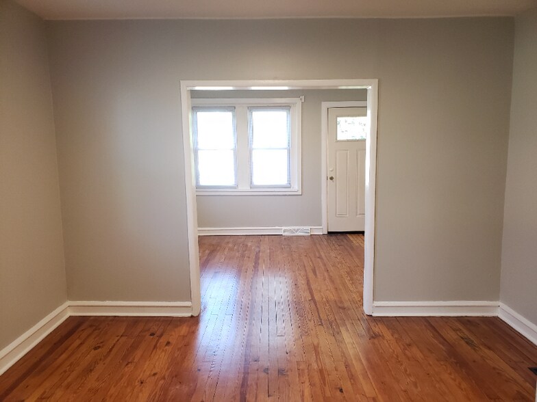 Building Photo - 701 Hillside Ave