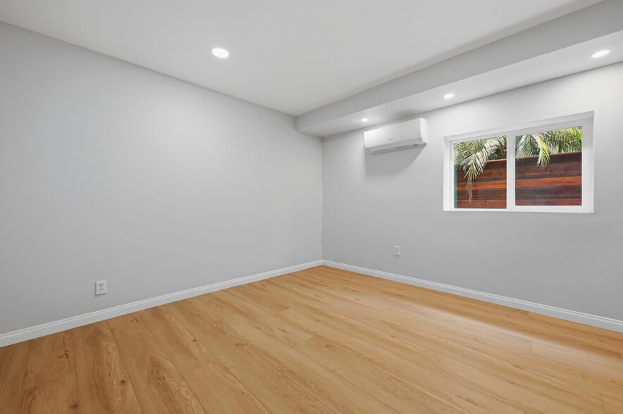 Building Photo - 2553 Via Merano