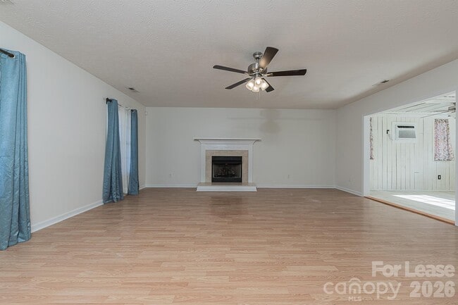 Building Photo - 110 Mendover Dr