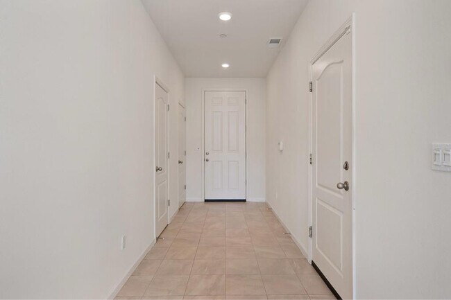 Building Photo - 4600 Ocean Ln