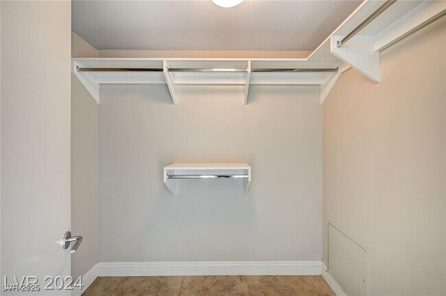 Building Photo - 222 Karen Ave