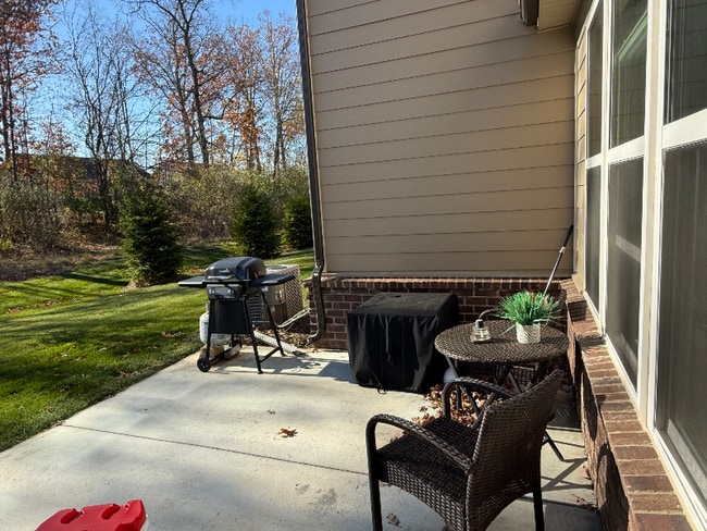 Building Photo - 421 Addison Cir