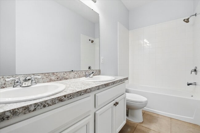 Building Photo - 3925 Green Sabal Dr