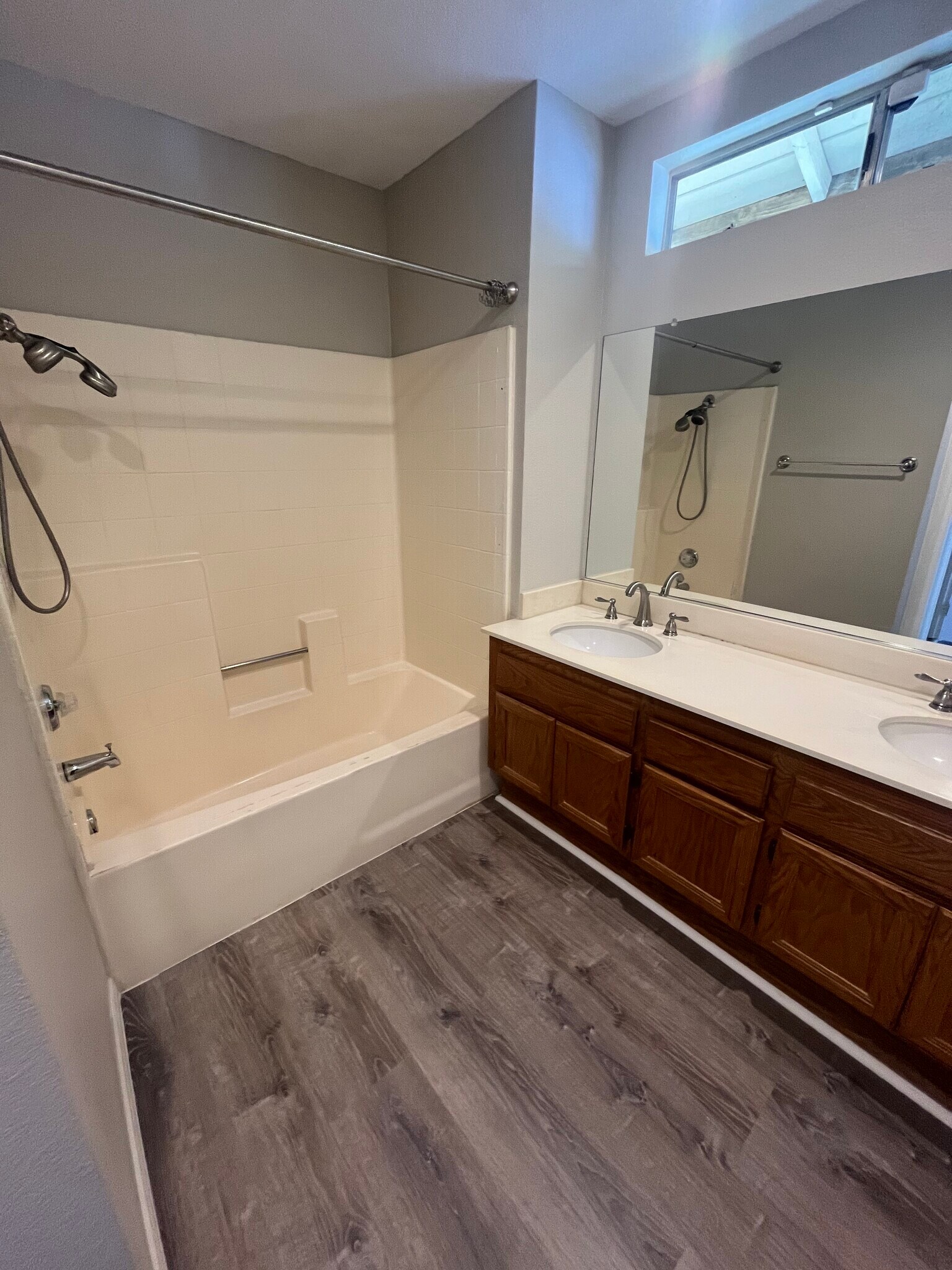 Building Photo - 14864 Spinnaker Ln