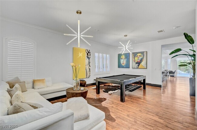 Building Photo - 9593 Los Cotos Ct