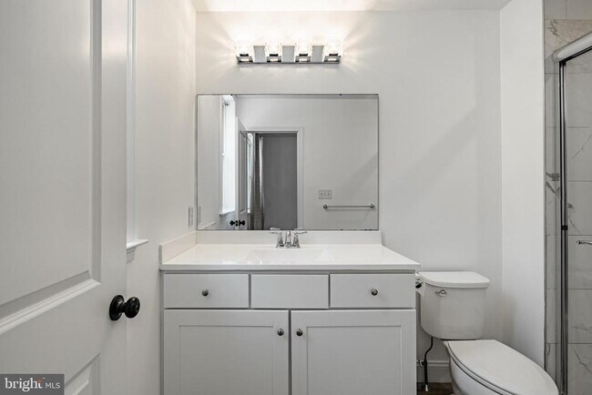 Building Photo - 117 Colwell Ln