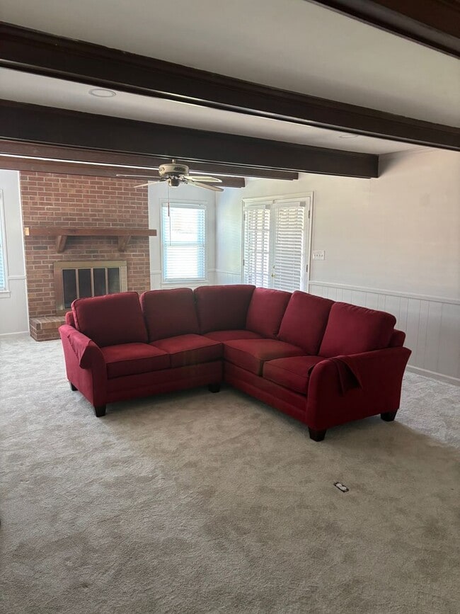 Building Photo - Available Now! Managed by Blanchard and Calhoun