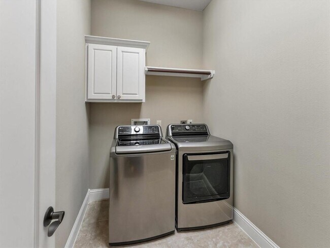 Building Photo - 34106 Mill Creek Way