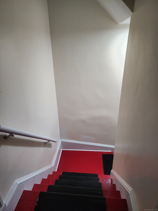 Building Photo - 19 Sprague St