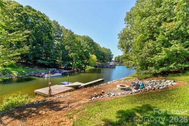 Building Photo - 111 Farmington Ln