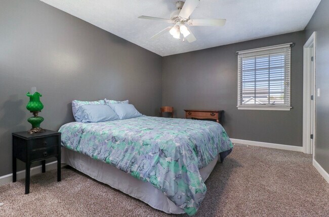 Building Photo - 2267 Heather Ridge Dr