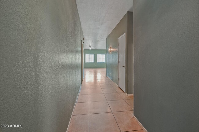 Building Photo - 7409 W Solano Dr N