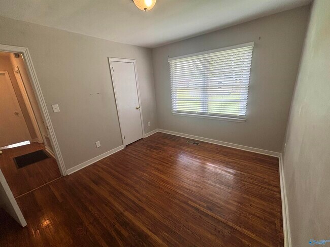 Building Photo - 312 Orange Cir