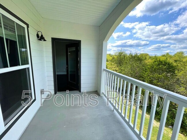 Building Photo - 934 Governor's Ct.