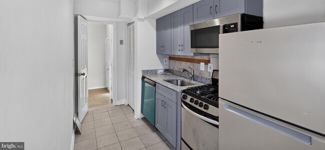 Building Photo - 1255 Meigs Pl NE