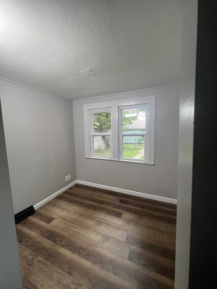 Office/Mix use - 641 Tenny Ave
