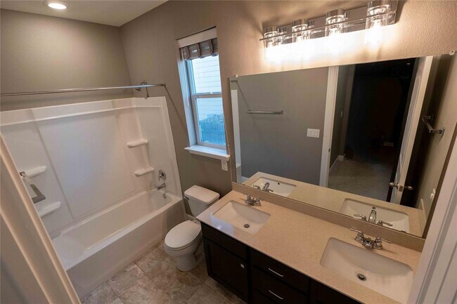 Building Photo - 7708 Nunsland Dr