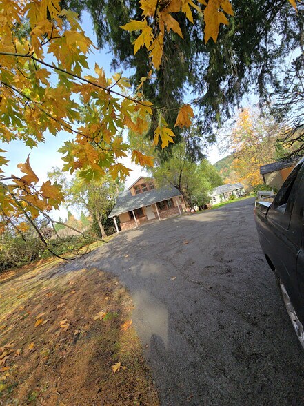 Building Photo - 11625 NW Thompson Rd