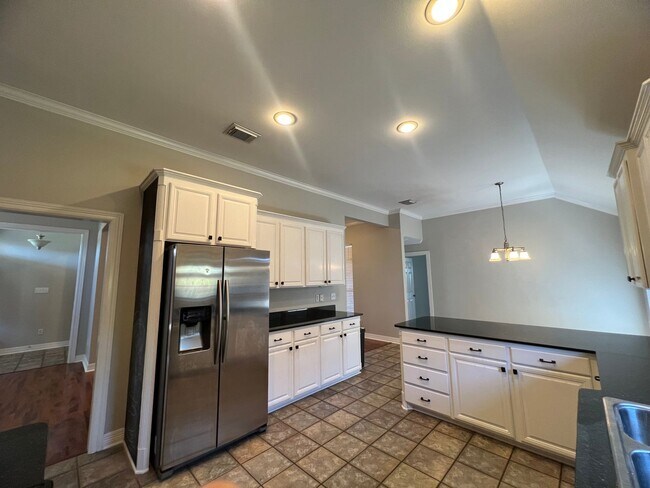 Building Photo - ELEGANT HOME IN NORTH BOSSIER'S ROSEDALE P...