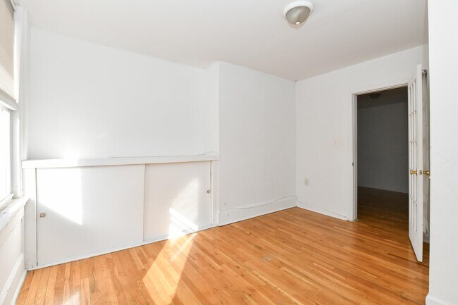 Building Photo - 409 Bloomfield St