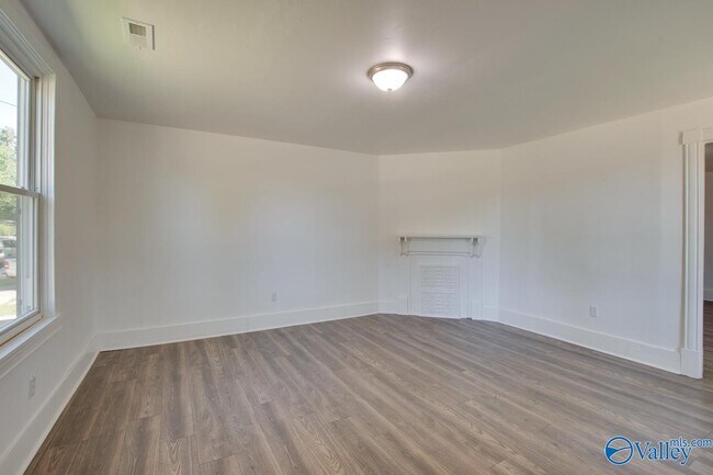 Building Photo - 3507 Dubose St SW