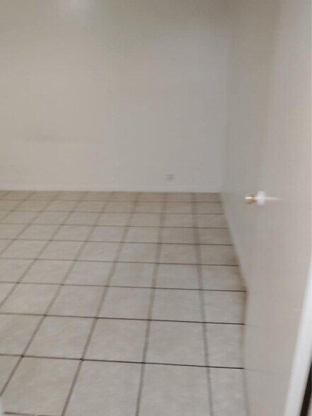 Building Photo - 414 E Avenue A