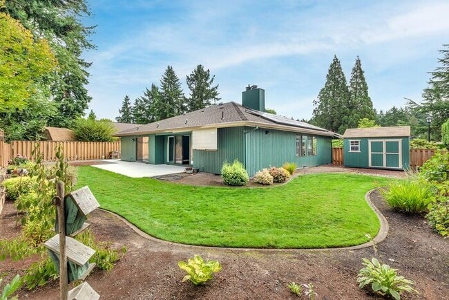 Building Photo - Single Level Ranch Style Home in Singing Woods!