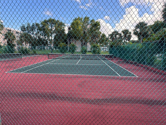 Building Photo - 1075 Riverside Dr